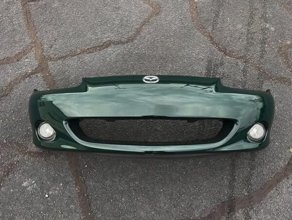IMG_7439 Front bumper assembly for a 2001–2005 Mazda MX-5 Miata (Mk2.5 / NB2 facelift model).