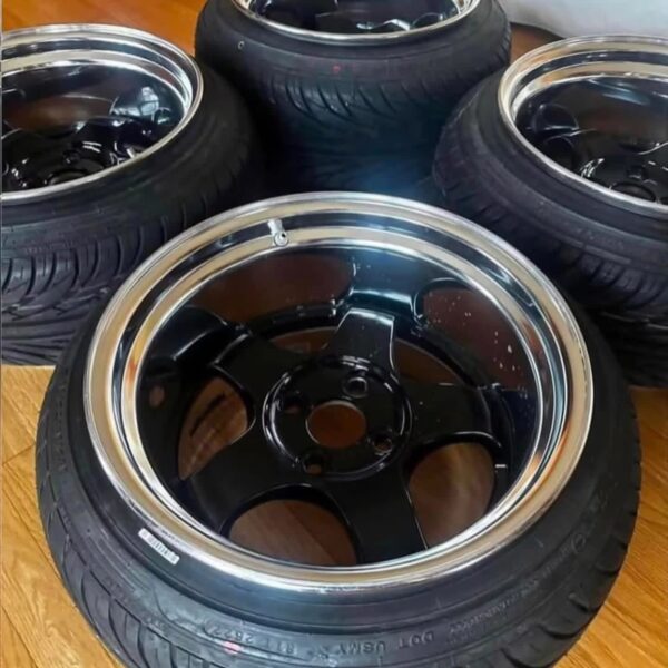 Work Meister S1 style deep-dish alloy wheels