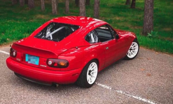 IMG_1473 OEM Mazda MX-5 Miata NA/NB (1990–2005) Removable Hardtop & Matching Trunk Lid w/ Spoiler – Classic Red