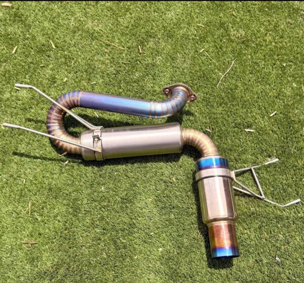 IMG_2299 Custom titanium loop single-exit exhaust sec