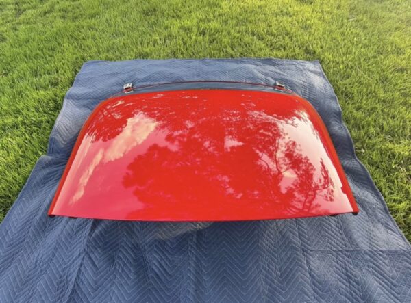 Screenshot OEM Mazda MX-5 Miata NA Hardtop – Classic Red with Heated Rear Glass (1990–1997)