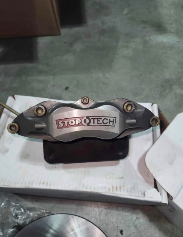 StopTech Front Big Brake Kit – Performance Multi-Piston Calipers with Vented Rotors