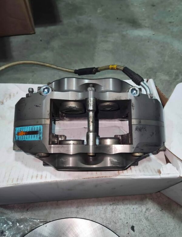 StopTech Front Big Brake Kit – Performance Multi-Piston Calipers with Vented Rotors