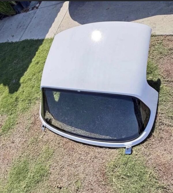 Screenshot OEM White Hardtop for 1990–2005 Mazda MX-5 Miata (NA/NB) – Heated Rear Glass – Used