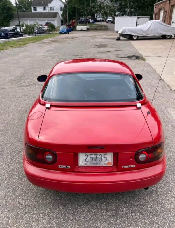 Mazda MX-5 Miata Removable Hardtop – Gloss Red with Rear Glass Window